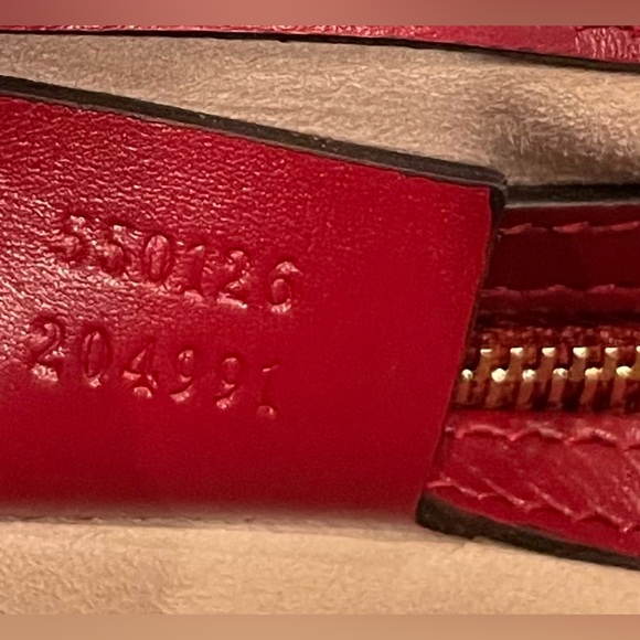 GUCCI Arli Tiger Print Medium Shoulder Bag - Picture 12 of 12